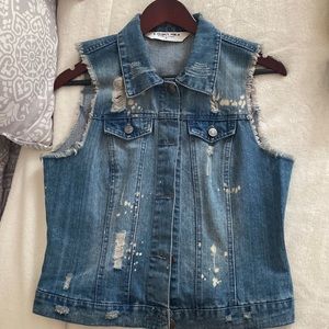 Very cute and it can be styled very easily with anything.